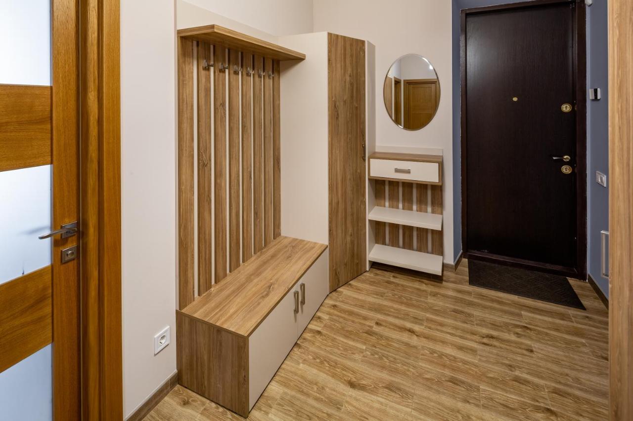 Romari Гнатюка 3 Apartment Lviv Bagian luar foto