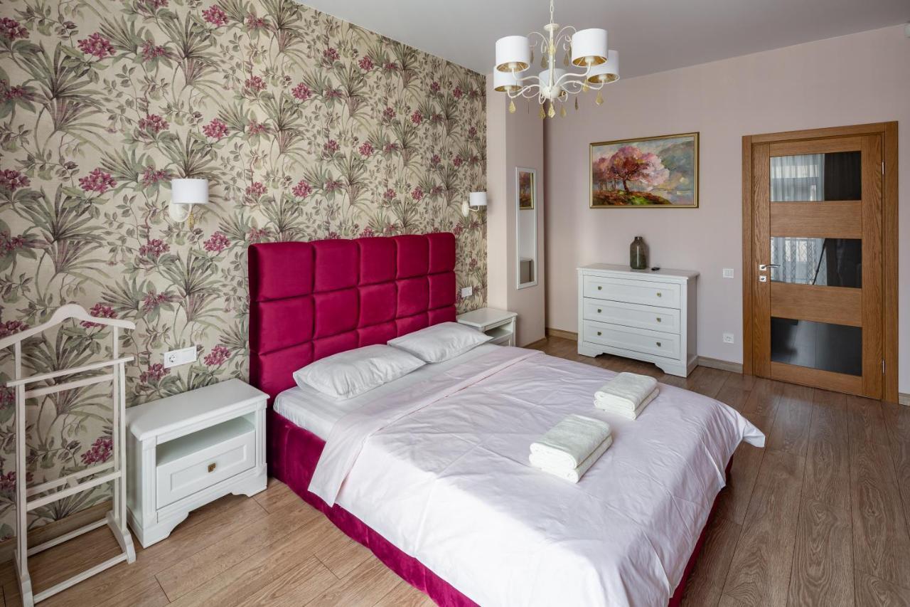 Romari Гнатюка 3 Apartment Lviv Bagian luar foto